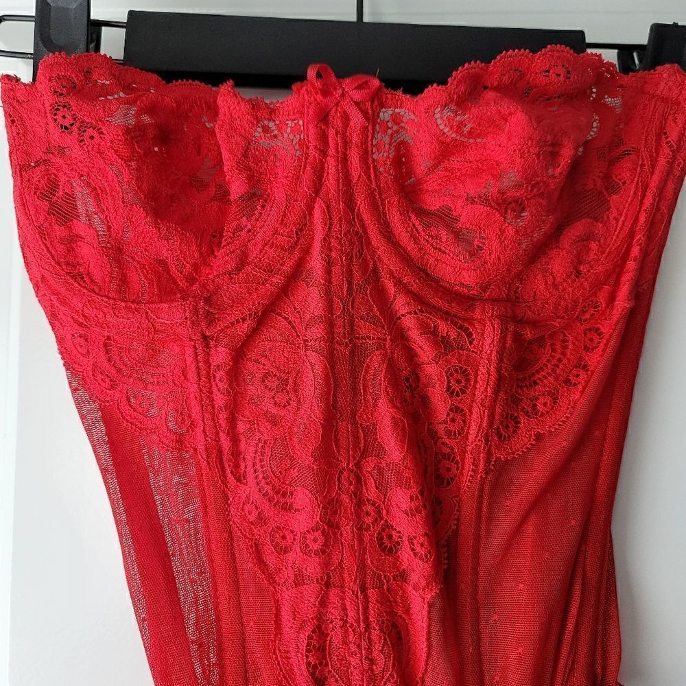 VICTORIA'S SECRET GOLD LABEL 